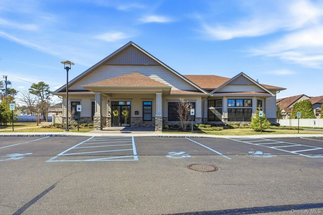 75 Jims Trail 75, Bayport, NY 11705