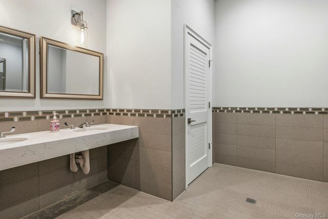 75 Jims Trail 75, Bayport, NY 11705