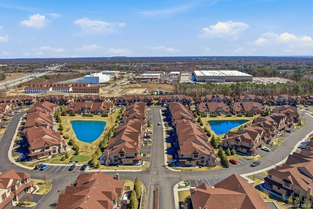 75 Jims Trail 75, Bayport, NY 11705