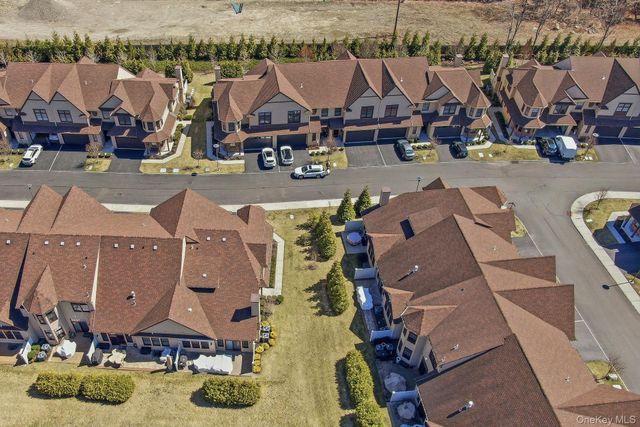 75 Jims Trail 75, Bayport, NY 11705