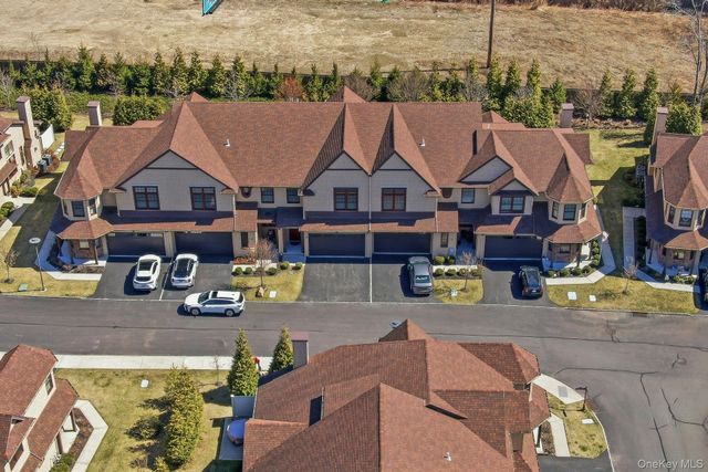 75 Jims Trail 75, Bayport, NY 11705