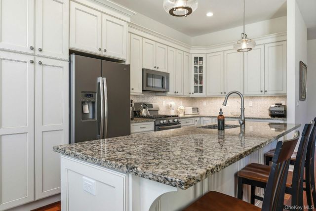 75 Jims Trail 75, Bayport, NY 11705