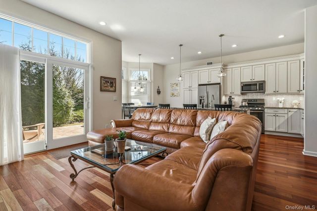 75 Jims Trail 75, Bayport, NY 11705