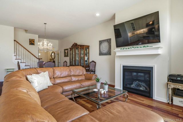 75 Jims Trail 75, Bayport, NY 11705