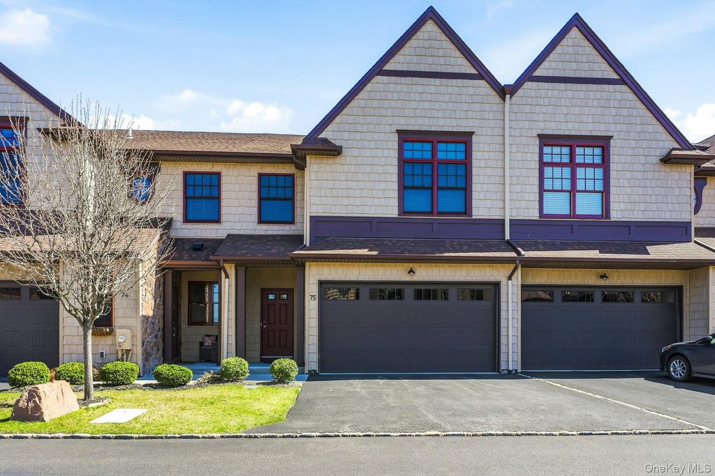 75 Jims Trail 75, Bayport, NY 11705