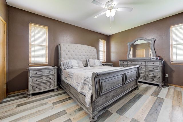 1301 S Chiles Road, El Reno, OK 73036