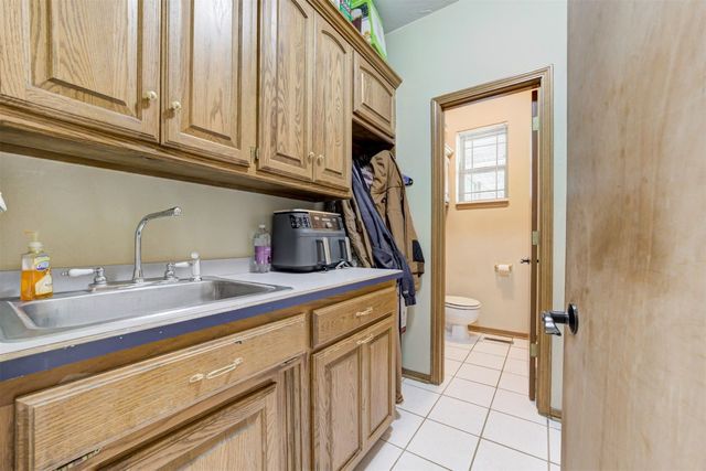 1301 S Chiles Road, El Reno, OK 73036