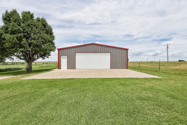 1301 S Chiles Road, El Reno, OK 73036