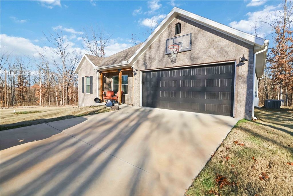 8 Crawley Lane, Bella Vista, AR 72714