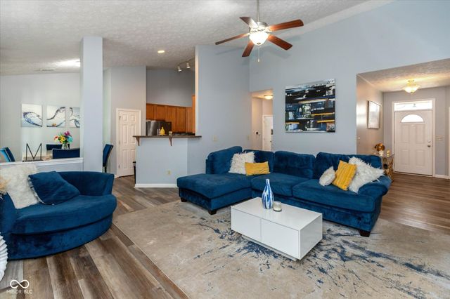 1322 Landsbrook Drive, Indianapolis, IN 46260