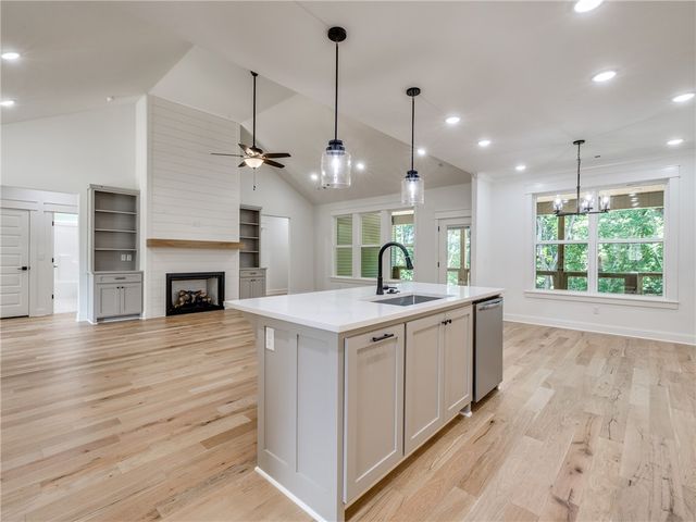16 Millsap Circle, Bella Vista, AR 72715
