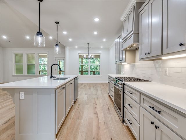 16 Millsap Circle, Bella Vista, AR 72715