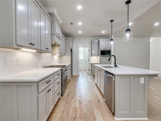 16 Millsap Circle, Bella Vista, AR 72715