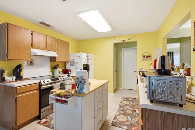 8847 TEABERRY DR, San Antonio, TX 78250