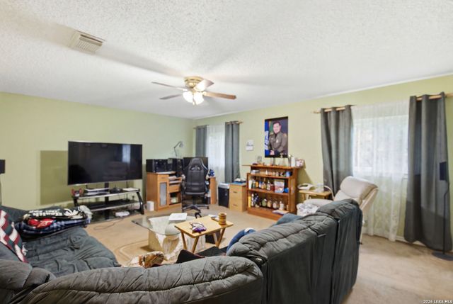 8847 TEABERRY DR, San Antonio, TX 78250