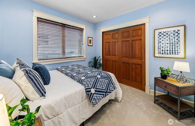 3532 Meridian Avenue N, Seattle, WA 98103