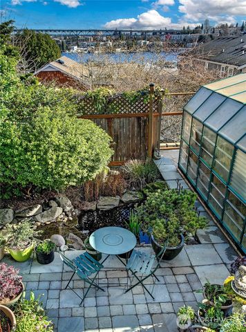 3532 Meridian Avenue N, Seattle, WA 98103