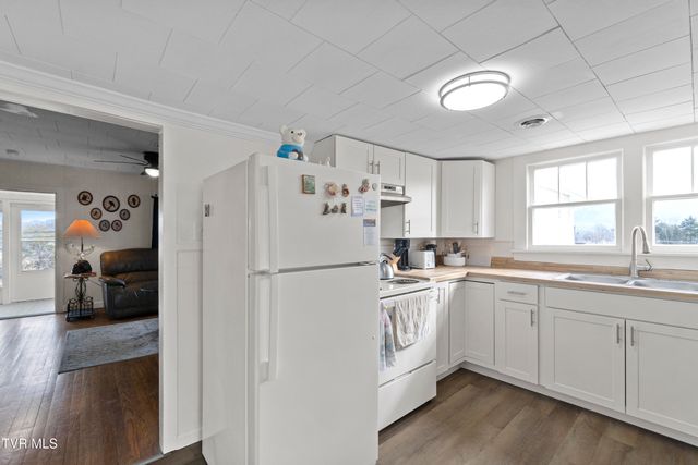 150 Camp Creek Road, Greeneville, TN 37743