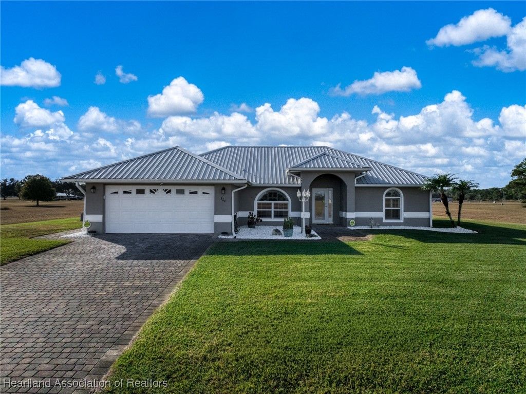 324 Costa Bravo Drive, Sebring, FL 33876