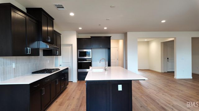 16722 Chloe Court, Bakersfield, CA 93314