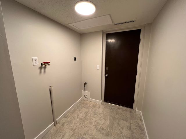 204 WILDWOOD Road, Council Bluffs, IA 51503