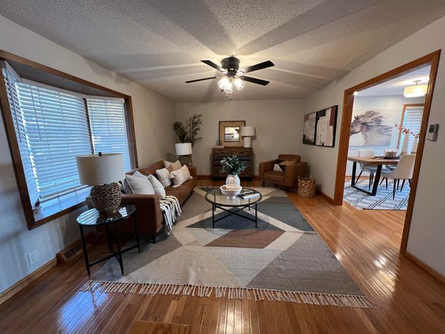 204 WILDWOOD Road, Council Bluffs, IA 51503