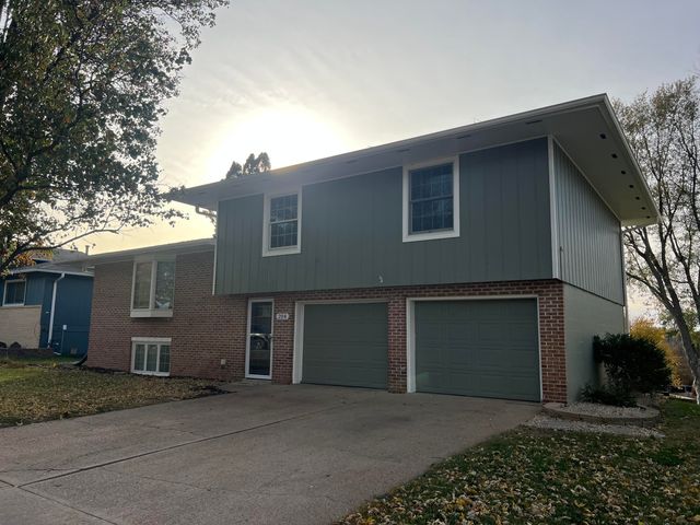 204 WILDWOOD Road, Council Bluffs, IA 51503