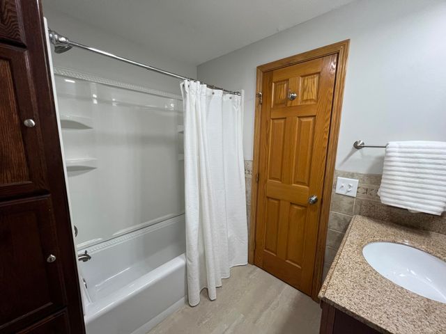 204 WILDWOOD Road, Council Bluffs, IA 51503