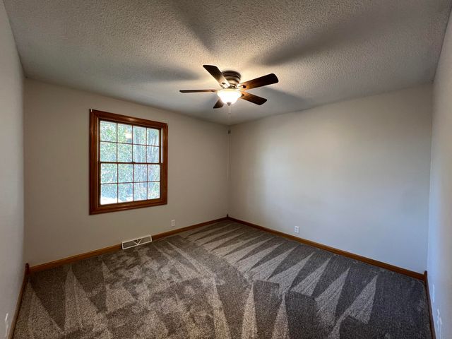 204 WILDWOOD Road, Council Bluffs, IA 51503