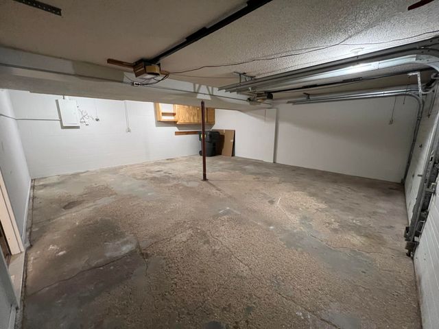 204 WILDWOOD Road, Council Bluffs, IA 51503