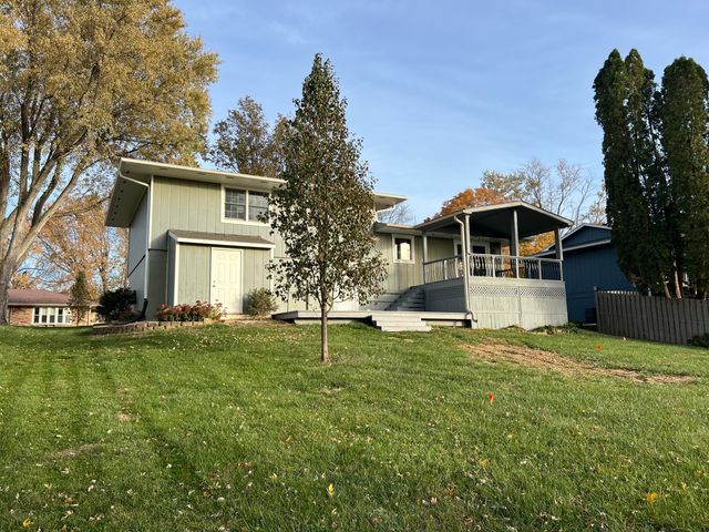 204 WILDWOOD Road, Council Bluffs, IA 51503