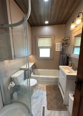 514 N 1st Street, Knoxville, IA 50138