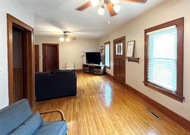 514 N 1st Street, Knoxville, IA 50138