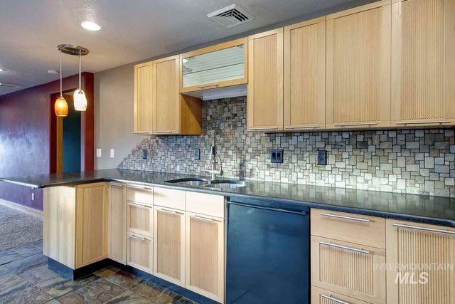 1112 N Whitewater Park Blvd, Boise, ID 83703