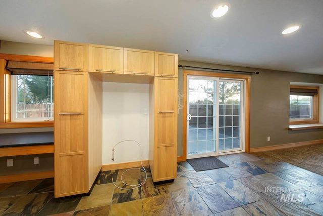 1112 N Whitewater Park Blvd, Boise, ID 83703