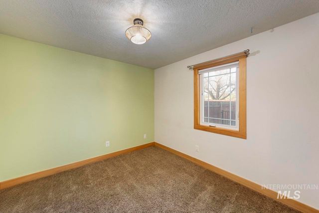 1112 N Whitewater Park Blvd, Boise, ID 83703