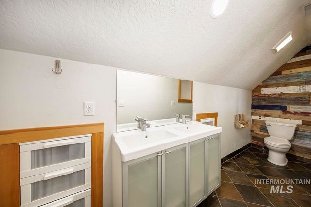 1112 N Whitewater Park Blvd, Boise, ID 83703