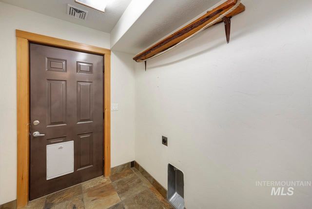 1112 N Whitewater Park Blvd, Boise, ID 83703