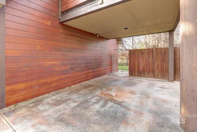 1112 N Whitewater Park Blvd, Boise, ID 83703