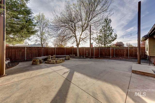 1112 N Whitewater Park Blvd, Boise, ID 83703