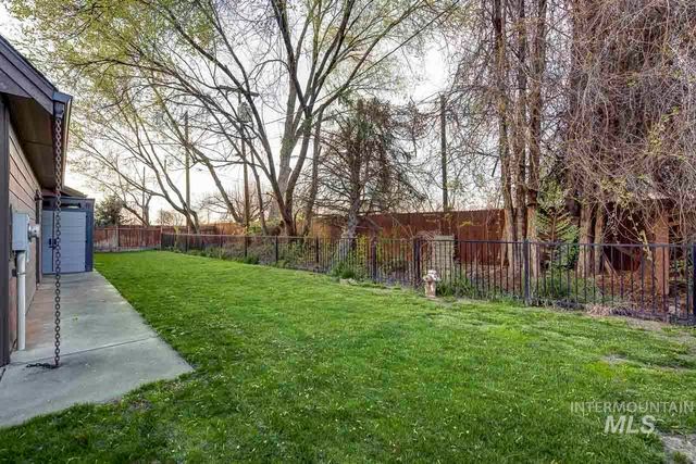 1112 N Whitewater Park Blvd, Boise, ID 83703