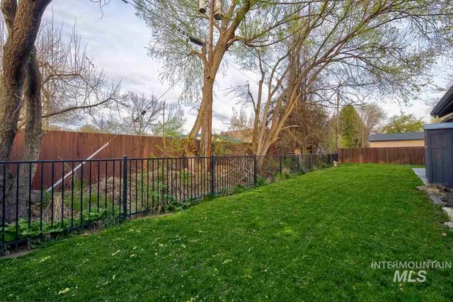 1112 N Whitewater Park Blvd, Boise, ID 83703