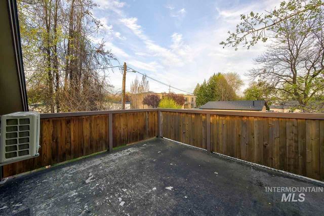 1112 N Whitewater Park Blvd, Boise, ID 83703