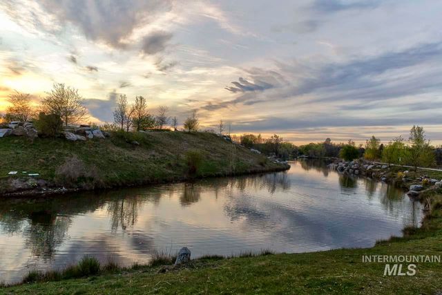 1112 N Whitewater Park Blvd, Boise, ID 83703