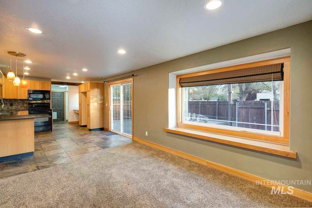 1112 N Whitewater Park Blvd, Boise, ID 83703