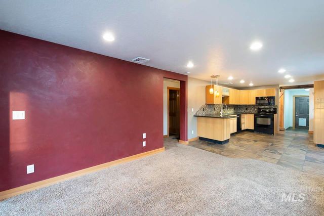 1112 N Whitewater Park Blvd, Boise, ID 83703