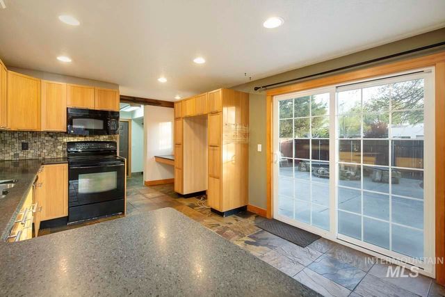 1112 N Whitewater Park Blvd, Boise, ID 83703