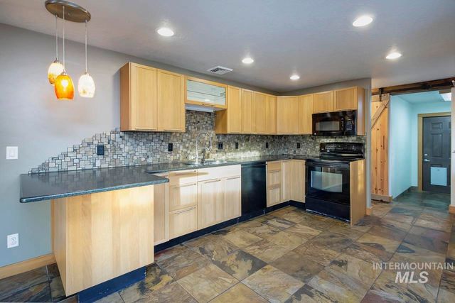 1112 N Whitewater Park Blvd, Boise, ID 83703