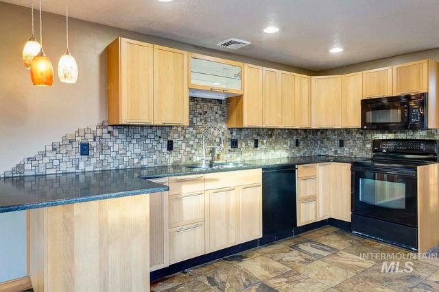 1112 N Whitewater Park Blvd, Boise, ID 83703