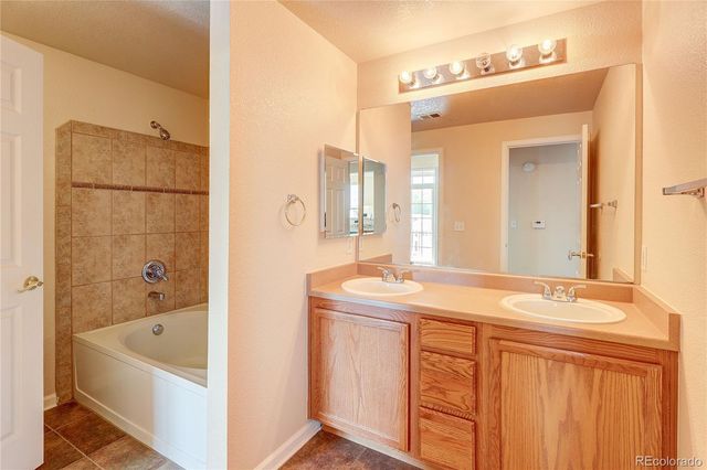 7440 S Blackhawk Street 4-208, Englewood, CO 80112